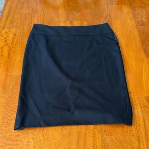 Zara Black knee-length Pencil Skirt - Straight Cut